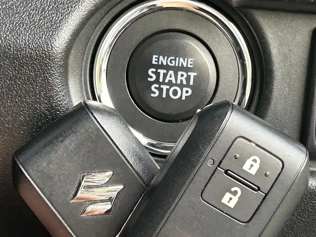 スズキ ジムニー シエラ JC 新潟県 2023(令5)年 2.2万km ブルーイッシュブラックパール3 衝突軽減/純正ナビ/(AM/FM/CD/DVD/BT/フルセグ)/バックカメラ/ETC/クルーズコントロール/アイドリングストップ/シートヒーター/革巻きステアリング/ステアリングスイッチ/AUTOライト/LEDヘッドライト/フォグランプ/横滑り防止/プッシュスタート/スマートキー