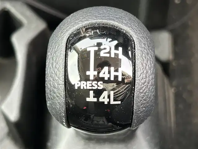 スズキ ジムニー シエラ JC 新潟県 2023(令5)年 2.2万km ブルーイッシュブラックパール3 衝突軽減/純正ナビ/(AM/FM/CD/DVD/BT/フルセグ)/バックカメラ/ETC/クルーズコントロール/アイドリングストップ/シートヒーター/革巻きステアリング/ステアリングスイッチ/AUTOライト/LEDヘッドライト/フォグランプ/横滑り防止/プッシュスタート/スマートキー