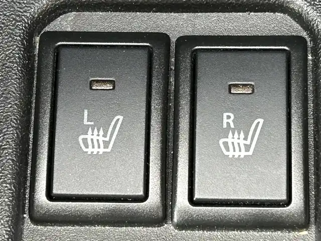 スズキ ジムニー シエラ JC 新潟県 2023(令5)年 2.2万km ブルーイッシュブラックパール3 衝突軽減/純正ナビ/(AM/FM/CD/DVD/BT/フルセグ)/バックカメラ/ETC/クルーズコントロール/アイドリングストップ/シートヒーター/革巻きステアリング/ステアリングスイッチ/AUTOライト/LEDヘッドライト/フォグランプ/横滑り防止/プッシュスタート/スマートキー