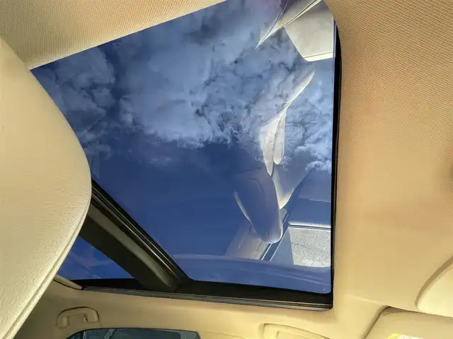 トヨタ カムリ G レザーパッケージ 兵庫県 2019(令1)年 9.6万km プラチナホワイトパールマイカ サンルーフ/純正ナビ/フルセグTV/Bluetoothオーディオ/USB端子/AUX/バックカメラ/モデリスタエアロ/ステアリングリモコン/レザーシート/シートヒーター/パワーシート/クルーズコントロール（追従）/ヘッドアップディスプレイ/ETC/オートハイビーム