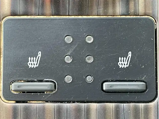 トヨタ カムリ G レザーパッケージ 兵庫県 2019(令1)年 9.6万km プラチナホワイトパールマイカ サンルーフ/純正ナビ/フルセグTV/Bluetoothオーディオ/USB端子/AUX/バックカメラ/モデリスタエアロ/ステアリングリモコン/レザーシート/シートヒーター/パワーシート/クルーズコントロール（追従）/ヘッドアップディスプレイ/ETC/オートハイビーム