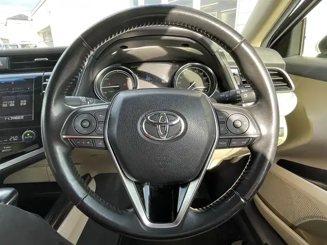 トヨタ カムリ G レザーパッケージ 兵庫県 2019(令1)年 9.6万km プラチナホワイトパールマイカ サンルーフ/純正ナビ/フルセグTV/Bluetoothオーディオ/USB端子/AUX/バックカメラ/モデリスタエアロ/ステアリングリモコン/レザーシート/シートヒーター/パワーシート/クルーズコントロール（追従）/ヘッドアップディスプレイ/ETC/オートハイビーム