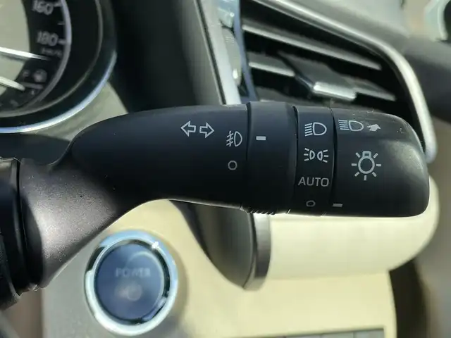 トヨタ カムリ G レザーパッケージ 兵庫県 2019(令1)年 9.6万km プラチナホワイトパールマイカ サンルーフ/純正ナビ/フルセグTV/Bluetoothオーディオ/USB端子/AUX/バックカメラ/モデリスタエアロ/ステアリングリモコン/レザーシート/シートヒーター/パワーシート/クルーズコントロール（追従）/ヘッドアップディスプレイ/ETC/オートハイビーム