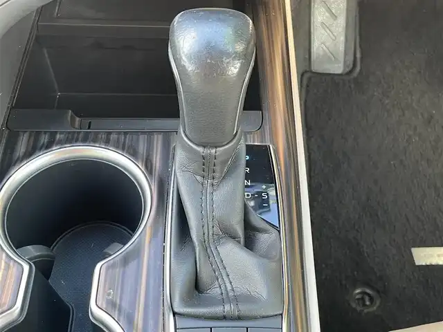 トヨタ カムリ G レザーパッケージ 兵庫県 2019(令1)年 9.6万km プラチナホワイトパールマイカ サンルーフ/純正ナビ/フルセグTV/Bluetoothオーディオ/USB端子/AUX/バックカメラ/モデリスタエアロ/ステアリングリモコン/レザーシート/シートヒーター/パワーシート/クルーズコントロール（追従）/ヘッドアップディスプレイ/ETC/オートハイビーム