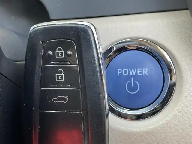 トヨタ カムリ G レザーパッケージ 兵庫県 2019(令1)年 9.6万km プラチナホワイトパールマイカ サンルーフ/純正ナビ/フルセグTV/Bluetoothオーディオ/USB端子/AUX/バックカメラ/モデリスタエアロ/ステアリングリモコン/レザーシート/シートヒーター/パワーシート/クルーズコントロール（追従）/ヘッドアップディスプレイ/ETC/オートハイビーム