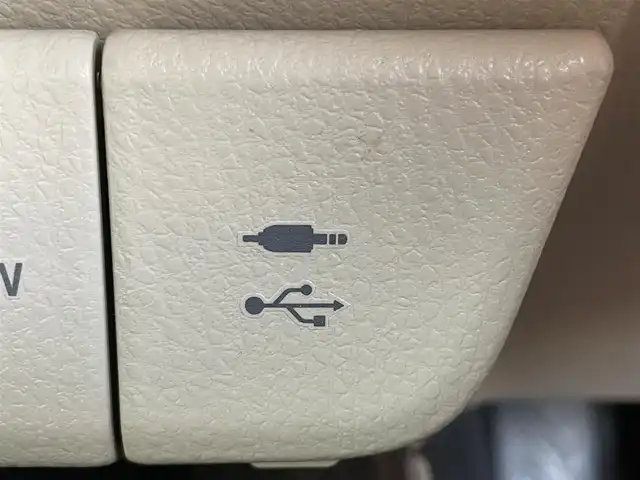 トヨタ カムリ G レザーパッケージ 兵庫県 2019(令1)年 9.6万km プラチナホワイトパールマイカ サンルーフ/純正ナビ/フルセグTV/Bluetoothオーディオ/USB端子/AUX/バックカメラ/モデリスタエアロ/ステアリングリモコン/レザーシート/シートヒーター/パワーシート/クルーズコントロール（追従）/ヘッドアップディスプレイ/ETC/オートハイビーム