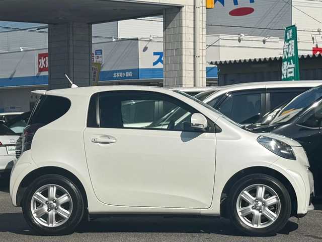 トヨタ ｉＱ 100G 愛知県 2012(平24)年 4.5万km ホワイトパールクリスタルシャイン /純正オーディオ//AM/FM/CD/AUX//ETC//オートヘッドライト//レーダー探知機//ドライブレコーダー//純正リムーバブルシェルフ//オートリトラクタブルウィンカーミラー//リバース連動ドアミラー//ステアリングスイッチ//エコモード//ISOFIX//取扱説明書//保証書//スペアキー