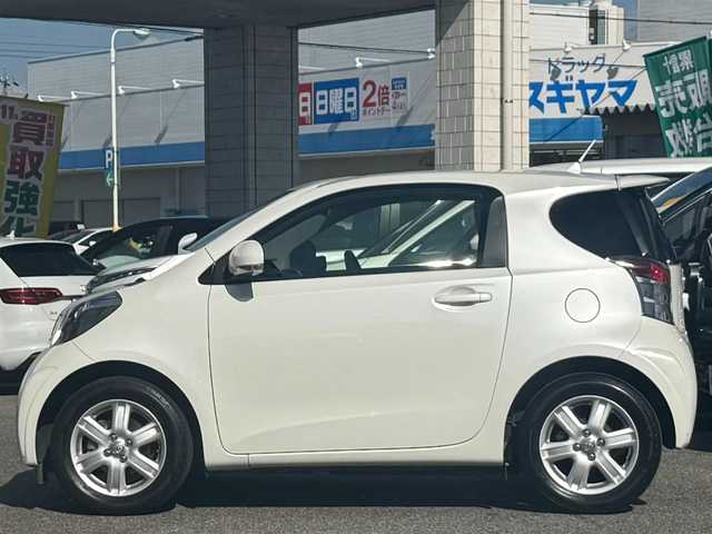 トヨタ ｉＱ 100G 愛知県 2012(平24)年 4.5万km ホワイトパールクリスタルシャイン /純正オーディオ//AM/FM/CD/AUX//ETC//オートヘッドライト//レーダー探知機//ドライブレコーダー//純正リムーバブルシェルフ//オートリトラクタブルウィンカーミラー//リバース連動ドアミラー//ステアリングスイッチ//エコモード//ISOFIX//取扱説明書//保証書//スペアキー