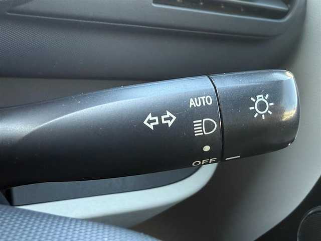 トヨタ ｉＱ 100G 愛知県 2012(平24)年 4.5万km ホワイトパールクリスタルシャイン /純正オーディオ//AM/FM/CD/AUX//ETC//オートヘッドライト//レーダー探知機//ドライブレコーダー//純正リムーバブルシェルフ//オートリトラクタブルウィンカーミラー//リバース連動ドアミラー//ステアリングスイッチ//エコモード//ISOFIX//取扱説明書//保証書//スペアキー