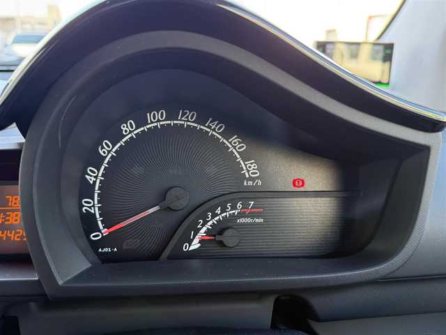 トヨタ ｉＱ 100G 愛知県 2012(平24)年 4.5万km ホワイトパールクリスタルシャイン /純正オーディオ//AM/FM/CD/AUX//ETC//オートヘッドライト//レーダー探知機//ドライブレコーダー//純正リムーバブルシェルフ//オートリトラクタブルウィンカーミラー//リバース連動ドアミラー//ステアリングスイッチ//エコモード//ISOFIX//取扱説明書//保証書//スペアキー