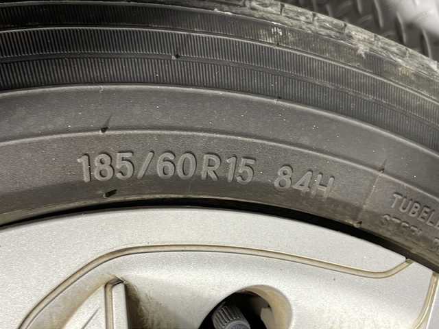 トヨタ シエンタ G セーフティエディション 広島県 2020(令2)年 3.7万km ブラックマイカ 禁煙車/純正９型ナビ/全周囲カメラ/シートヒーター/両側パワースライドドア/ステアリングヒーター/ＥＴＣ２．０/前後ドラレコ/フルセグ/オートマチックハイビーム/レーンキープアシスト/衝突被害軽減/踏み間違い防止/純正15インチホイールキャップ(185/60/R15)/エアバッグ(運転席/助手席)