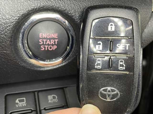 トヨタ シエンタ G セーフティエディション 広島県 2020(令2)年 3.7万km ブラックマイカ 禁煙車/純正９型ナビ/全周囲カメラ/シートヒーター/両側パワースライドドア/ステアリングヒーター/ＥＴＣ２．０/前後ドラレコ/フルセグ/オートマチックハイビーム/レーンキープアシスト/衝突被害軽減/踏み間違い防止/純正15インチホイールキャップ(185/60/R15)/エアバッグ(運転席/助手席)