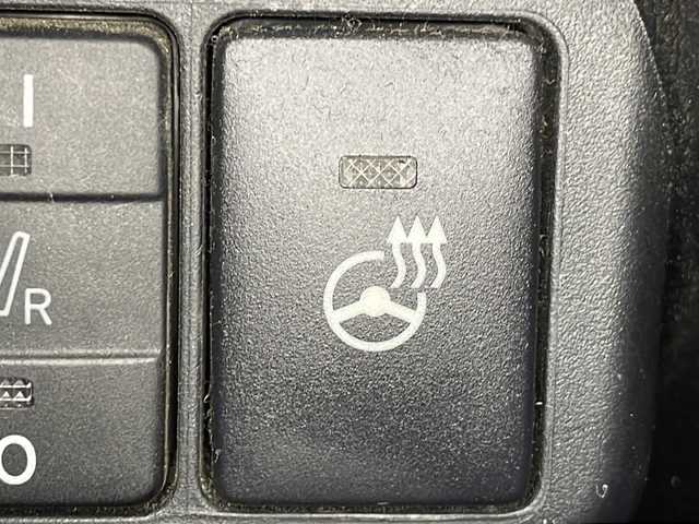 トヨタ シエンタ G セーフティエディション 広島県 2020(令2)年 3.7万km ブラックマイカ 禁煙車/純正９型ナビ/全周囲カメラ/シートヒーター/両側パワースライドドア/ステアリングヒーター/ＥＴＣ２．０/前後ドラレコ/フルセグ/オートマチックハイビーム/レーンキープアシスト/衝突被害軽減/踏み間違い防止/純正15インチホイールキャップ(185/60/R15)/エアバッグ(運転席/助手席)