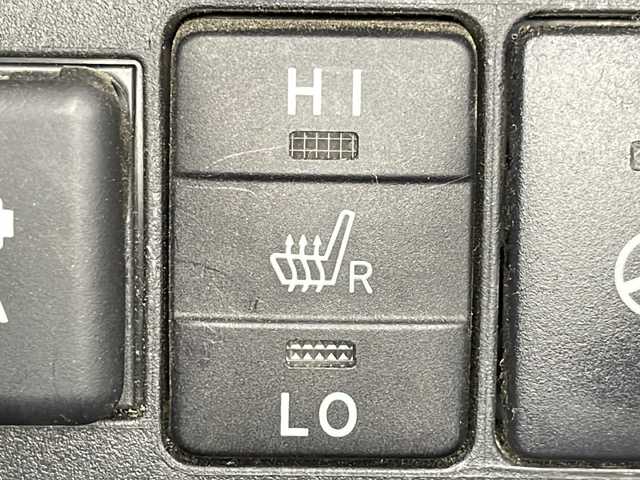 トヨタ シエンタ G セーフティエディション 広島県 2020(令2)年 3.7万km ブラックマイカ 禁煙車/純正９型ナビ/全周囲カメラ/シートヒーター/両側パワースライドドア/ステアリングヒーター/ＥＴＣ２．０/前後ドラレコ/フルセグ/オートマチックハイビーム/レーンキープアシスト/衝突被害軽減/踏み間違い防止/純正15インチホイールキャップ(185/60/R15)/エアバッグ(運転席/助手席)