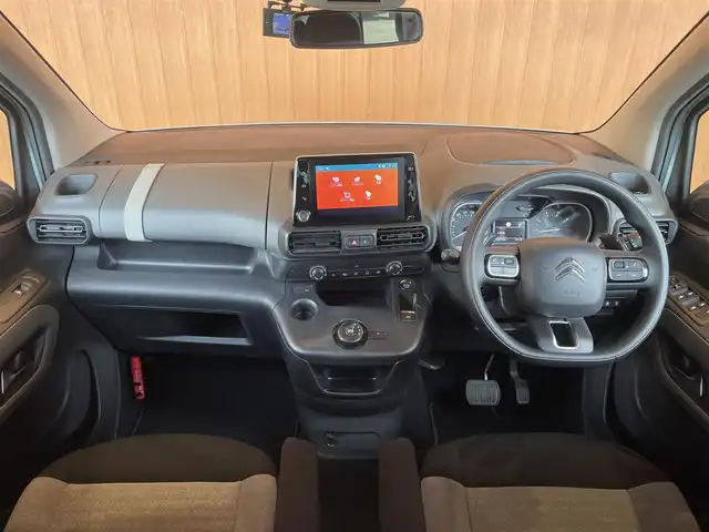 シトロエン ベルランゴ フィール 愛知県 2020(令2)年 6.3万km 緑 ワンオーナー/純正ディスプレイオーディオ/サイドカメラ/バックカメラ/AppleCarPlay /アクティブクルーズコントロール/ブラインドスポットアシスト/レーンキープアシスト/ETC/純正16インチアルミ/社外アルミ付スタッドレスタイヤ有/ドラレコ