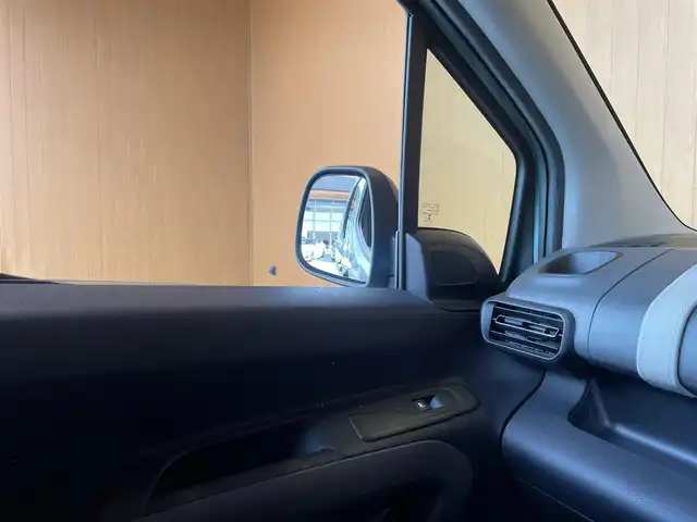 シトロエン ベルランゴ フィール 愛知県 2020(令2)年 6.3万km 緑 ワンオーナー/純正ディスプレイオーディオ/サイドカメラ/バックカメラ/AppleCarPlay /アクティブクルーズコントロール/ブラインドスポットアシスト/レーンキープアシスト/ETC/純正16インチアルミ/社外アルミ付スタッドレスタイヤ有/ドラレコ