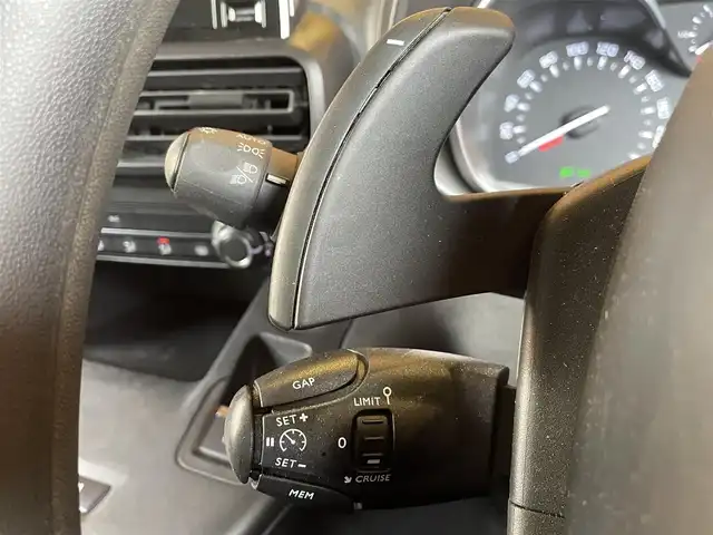 シトロエン ベルランゴ フィール 愛知県 2020(令2)年 6.3万km 緑 ワンオーナー/純正ディスプレイオーディオ/サイドカメラ/バックカメラ/AppleCarPlay /アクティブクルーズコントロール/ブラインドスポットアシスト/レーンキープアシスト/ETC/純正16インチアルミ/社外アルミ付スタッドレスタイヤ有/ドラレコ