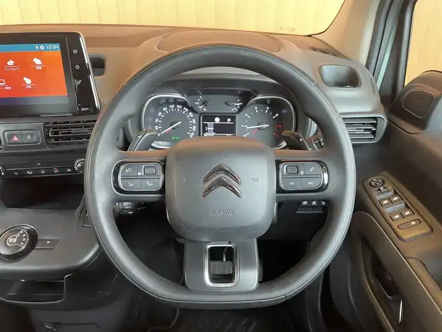 シトロエン ベルランゴ フィール 愛知県 2020(令2)年 6.3万km 緑 ワンオーナー/純正ディスプレイオーディオ/サイドカメラ/バックカメラ/AppleCarPlay /アクティブクルーズコントロール/ブラインドスポットアシスト/レーンキープアシスト/ETC/純正16インチアルミ/社外アルミ付スタッドレスタイヤ有/ドラレコ