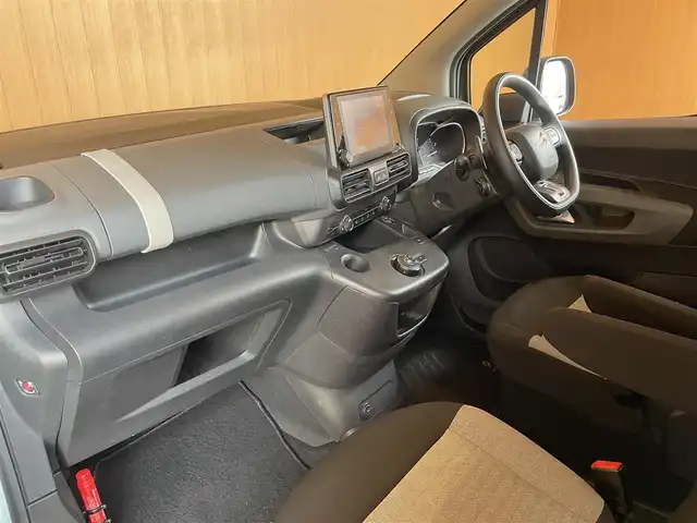 シトロエン ベルランゴ フィール 愛知県 2020(令2)年 6.3万km 緑 ワンオーナー/純正ディスプレイオーディオ/サイドカメラ/バックカメラ/AppleCarPlay /アクティブクルーズコントロール/ブラインドスポットアシスト/レーンキープアシスト/ETC/純正16インチアルミ/社外アルミ付スタッドレスタイヤ有/ドラレコ