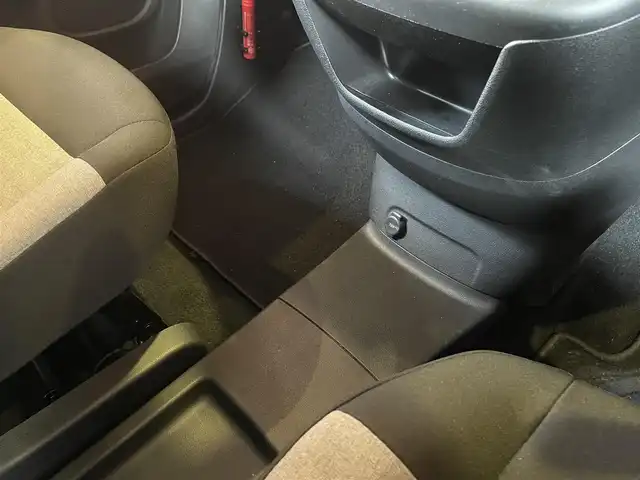 シトロエン ベルランゴ フィール 愛知県 2020(令2)年 6.3万km 緑 ワンオーナー/純正ディスプレイオーディオ/サイドカメラ/バックカメラ/AppleCarPlay /アクティブクルーズコントロール/ブラインドスポットアシスト/レーンキープアシスト/ETC/純正16インチアルミ/社外アルミ付スタッドレスタイヤ有/ドラレコ