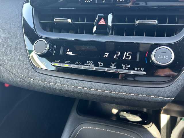 トヨタ カローラツーリング ハイブリッド ダブルバイビー 大阪府 2023(令5)年 1.1万km アティチュードブラックマイカ ワンオーナー/ブラインドスポットモニター/純正10.5型ナビ(BT/USB/フルセグ)/バックカメラ/衝突被害軽減システム/レーンキープアシスト/コーナーセンサー/アダクティブクルーズコントロール/オートライト/オートマチックハイビーム/純正アルミホイール/社外フロアマット/ハーフレザー/ビルトインETC/スマートキー/LEDヘッドライト