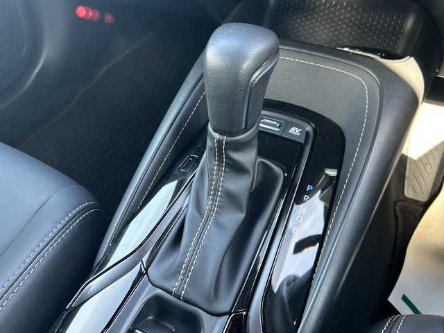 トヨタ カローラツーリング ハイブリッド ダブルバイビー 大阪府 2023(令5)年 1.1万km アティチュードブラックマイカ ワンオーナー/ブラインドスポットモニター/純正10.5型ナビ(BT/USB/フルセグ)/バックカメラ/衝突被害軽減システム/レーンキープアシスト/コーナーセンサー/アダクティブクルーズコントロール/オートライト/オートマチックハイビーム/純正アルミホイール/社外フロアマット/ハーフレザー/ビルトインETC/スマートキー/LEDヘッドライト