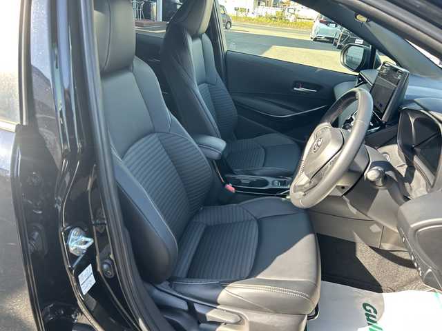 トヨタ カローラツーリング ハイブリッド ダブルバイビー 大阪府 2023(令5)年 1.1万km アティチュードブラックマイカ ワンオーナー/ブラインドスポットモニター/純正10.5型ナビ(BT/USB/フルセグ)/バックカメラ/衝突被害軽減システム/レーンキープアシスト/コーナーセンサー/アダクティブクルーズコントロール/オートライト/オートマチックハイビーム/純正アルミホイール/社外フロアマット/ハーフレザー/ビルトインETC/スマートキー/LEDヘッドライト