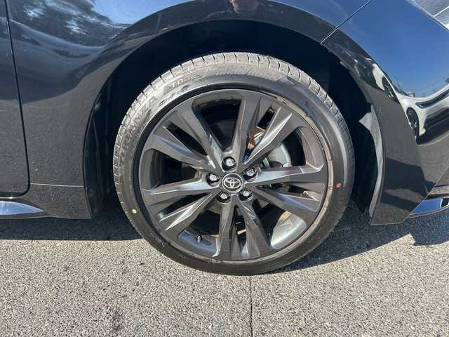 トヨタ カローラツーリング ハイブリッド ダブルバイビー 大阪府 2023(令5)年 1.1万km アティチュードブラックマイカ ワンオーナー/ブラインドスポットモニター/純正10.5型ナビ(BT/USB/フルセグ)/バックカメラ/衝突被害軽減システム/レーンキープアシスト/コーナーセンサー/アダクティブクルーズコントロール/オートライト/オートマチックハイビーム/純正アルミホイール/社外フロアマット/ハーフレザー/ビルトインETC/スマートキー/LEDヘッドライト