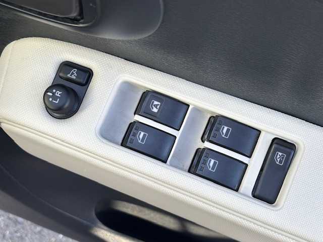 ダイハツ ミラ ココア X 宮城県 2016(平28)年 4.5万km パールホワイトⅢ/ココアベージュマイカメタリック 2トーン 登録時走行距離44915km/バックカメラ/純正フロアマット/純正エアロ(F/S/R)/FM/AM/Bluetooth接続/USB/HDMI/AUX/TV/DISC/パワーステアリング/パワーウインド/電格ミラー/ABS/盗難防止装置/タイヤ(ブリヂストン・ニューノ)23年製/フォグランプ/純正ドアバイザー/HIDヘッドライト