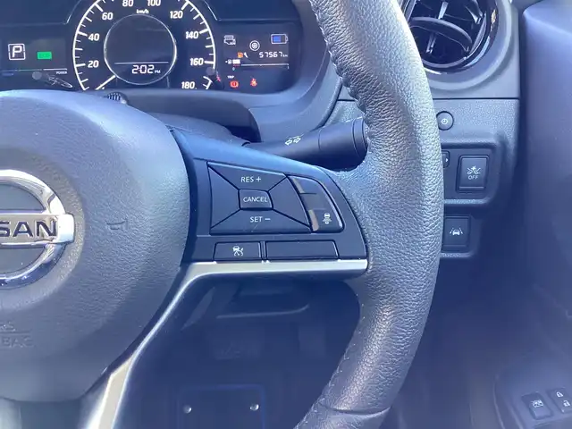 日産 ノート e－パワー メダリスト FOUR 三重県 2019(平31)年 5.8万km オリーブグリーン 衝突軽減ブレーキ/純正ナビ/フルセグ/Bluetooth/DVD再生/録音機能/アラウンドビューモニター/LEDヘッドライト/フォグライト/デジタルインナーミラー/インテリジェントキー/プッシュスタート/ハーフレザーシート/ドライブレコーダー