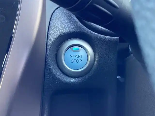 日産 ノート e－パワー メダリスト FOUR 三重県 2019(平31)年 5.8万km オリーブグリーン 衝突軽減ブレーキ/純正ナビ/フルセグ/Bluetooth/DVD再生/録音機能/アラウンドビューモニター/LEDヘッドライト/フォグライト/デジタルインナーミラー/インテリジェントキー/プッシュスタート/ハーフレザーシート/ドライブレコーダー