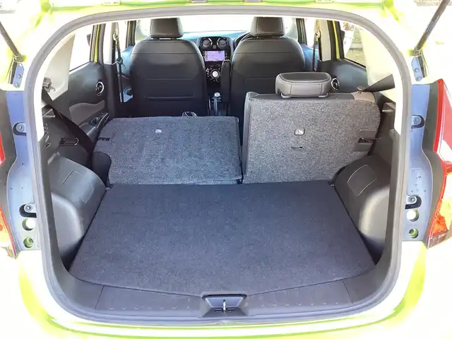 日産 ノート e－パワー メダリスト FOUR 三重県 2019(平31)年 5.8万km オリーブグリーン 衝突軽減ブレーキ/純正ナビ/フルセグ/Bluetooth/DVD再生/録音機能/アラウンドビューモニター/LEDヘッドライト/フォグライト/デジタルインナーミラー/インテリジェントキー/プッシュスタート/ハーフレザーシート/ドライブレコーダー