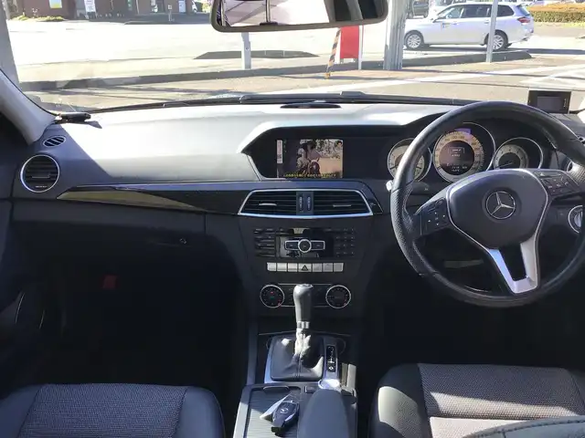 メルセデス・ベンツ Ｃ１８０ 福井県 2013(平25)年 4.7万km オブシディアンブラック 純正ナビ/17インチメルセデスアルミ/HIDヘッドランプ/プッシュスタート/ETC/レーダー探知機/ハーフレザー/前席パワーシート/オートライト/スマートキー2/クルーズコントロール