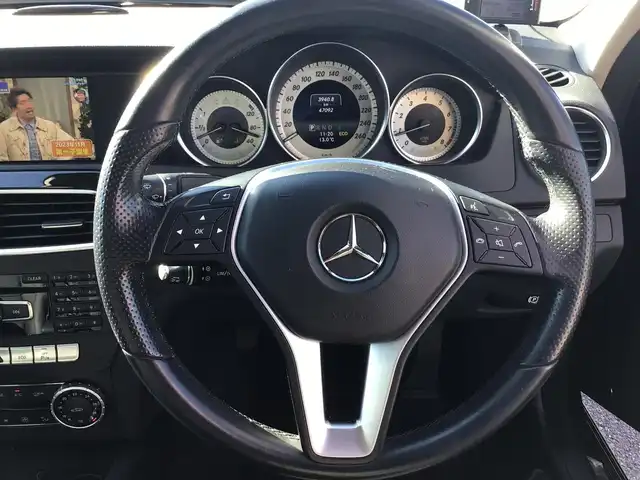 メルセデス・ベンツ Ｃ１８０ 福井県 2013(平25)年 4.7万km オブシディアンブラック 純正ナビ/17インチメルセデスアルミ/HIDヘッドランプ/プッシュスタート/ETC/レーダー探知機/ハーフレザー/前席パワーシート/オートライト/スマートキー2/クルーズコントロール