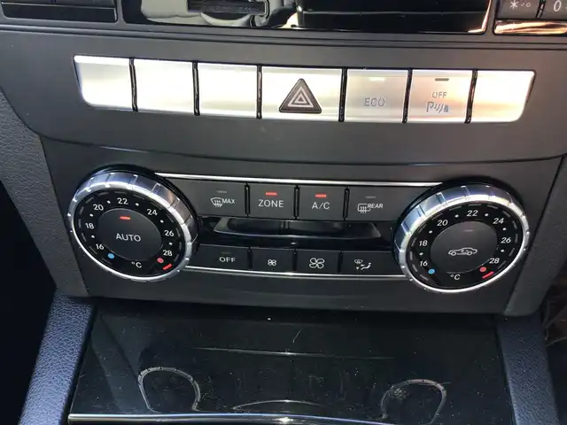 メルセデス・ベンツ Ｃ１８０ 福井県 2013(平25)年 4.7万km オブシディアンブラック 純正ナビ/17インチメルセデスアルミ/HIDヘッドランプ/プッシュスタート/ETC/レーダー探知機/ハーフレザー/前席パワーシート/オートライト/スマートキー2/クルーズコントロール