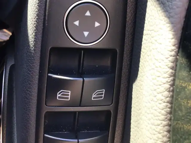 メルセデス・ベンツ Ｃ１８０ 福井県 2013(平25)年 4.7万km オブシディアンブラック 純正ナビ/17インチメルセデスアルミ/HIDヘッドランプ/プッシュスタート/ETC/レーダー探知機/ハーフレザー/前席パワーシート/オートライト/スマートキー2/クルーズコントロール