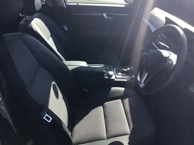 メルセデス・ベンツ Ｃ１８０ 福井県 2013(平25)年 4.7万km オブシディアンブラック 純正ナビ/17インチメルセデスアルミ/HIDヘッドランプ/プッシュスタート/ETC/レーダー探知機/ハーフレザー/前席パワーシート/オートライト/スマートキー2/クルーズコントロール