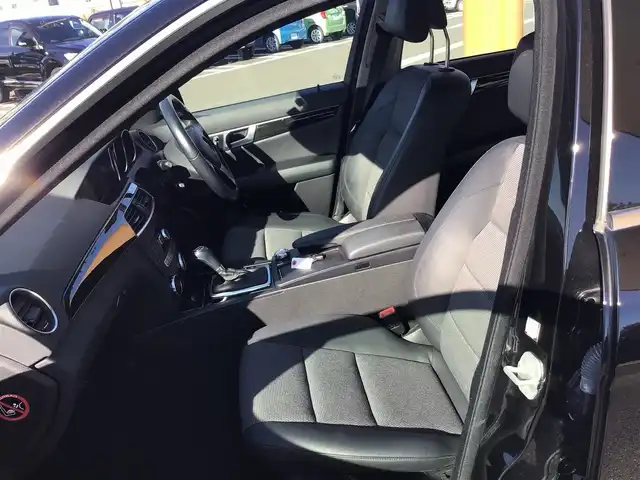 メルセデス・ベンツ Ｃ１８０ 福井県 2013(平25)年 4.7万km オブシディアンブラック 純正ナビ/17インチメルセデスアルミ/HIDヘッドランプ/プッシュスタート/ETC/レーダー探知機/ハーフレザー/前席パワーシート/オートライト/スマートキー2/クルーズコントロール