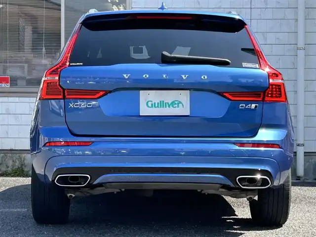 ボルボ ＸＣ６０ D4 AWD Rデザイン 福岡県 2018(平30)年 11万km 青 4WD/純正12.3インチメモリナビ/　(AM/FM/CD/USB/Bluetooth/iPod/フルセグTV)/バック/フロント/サイドカメラ/アラウンドビューカメラ/ボルボインテリセーフ/・横滑り防止装置/・車線逸脱回避支援機能/・パーキングアシスト/・クロストラフィックアラート/・ブラインドスポットモニター/・アクティブベンディングライト/・オートライト/・ロードサインインフォメーション/・自動駐車/・衝突回避アシスト/ルーフレール/純正19インチアルミホイール/パワーバックドア/黒ハーフレザーシート/パワーシート（運転席/助手席）/クルーズコントロール/パドルシフト/クリアランスソナー/コナーセンサー/オートハイビームライト/COMTECドライブレコーダー【ZDR-015】/ビルトインETC/シートヒーター/グローブボックスクーラー/電格ミラー/ドアバイザー/ISOFIX/12V電源ソケット/スペアキー×1/保証書/取扱説明書