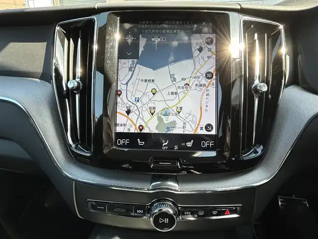 ボルボ ＸＣ６０ D4 AWD Rデザイン 福岡県 2018(平30)年 11万km 青 4WD/純正12.3インチメモリナビ/　(AM/FM/CD/USB/Bluetooth/iPod/フルセグTV)/バック/フロント/サイドカメラ/アラウンドビューカメラ/ボルボインテリセーフ/・横滑り防止装置/・車線逸脱回避支援機能/・パーキングアシスト/・クロストラフィックアラート/・ブラインドスポットモニター/・アクティブベンディングライト/・オートライト/・ロードサインインフォメーション/・自動駐車/・衝突回避アシスト/ルーフレール/純正19インチアルミホイール/パワーバックドア/黒ハーフレザーシート/パワーシート（運転席/助手席）/クルーズコントロール/パドルシフト/クリアランスソナー/コナーセンサー/オートハイビームライト/COMTECドライブレコーダー【ZDR-015】/ビルトインETC/シートヒーター/グローブボックスクーラー/電格ミラー/ドアバイザー/ISOFIX/12V電源ソケット/スペアキー×1/保証書/取扱説明書