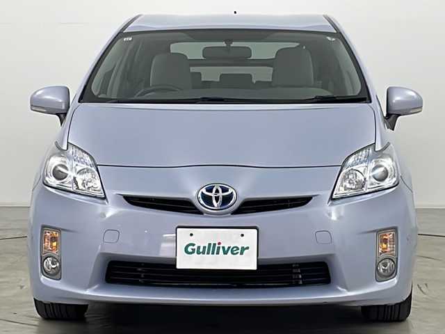 トヨタ プリウス S 道央・札幌 2009(平21)年 9.2万km アイスバーグシルバーマイカメタリック ・純正ナビ&CD&DVD&MD&HDD/・バックカメラ/・横滑り防止装置/・ビルトインＥＴＣ/・純正フロアマット/・電動格納ミラー/・オートライト/・スマートキー/・スペアキー/・取扱説明書