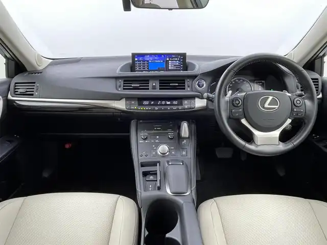 レクサス ＣＴ 200h バージョンL 福井県 2018(平30)年 3.6万km ソニッククォーツ 純正メモリナビ/フルセグテレビ/サンルーフ/オートライト/オートマチックハイビーム/ＬＥＤヘッドライト/オートリトラミラー/シートヒーター/レーダークルーズコントロール/パワーシート/トノカバー