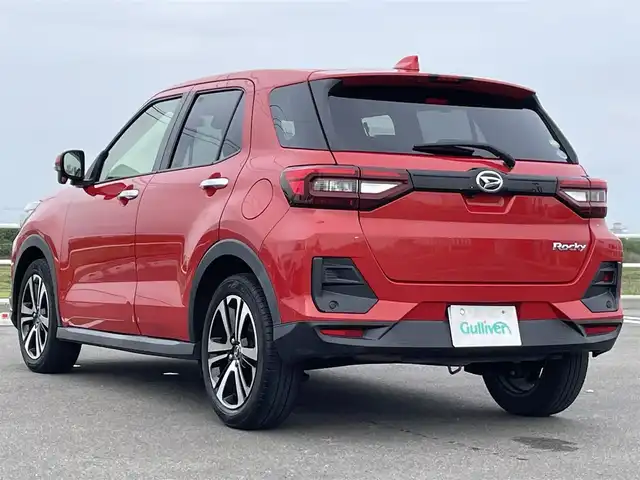 ダイハツ ロッキー G 佐賀県 2020(令2)年 6.2万km コンパーノレッド 9型SDナビ/・フルセグTV/Bluetooth/DVD/USB/SD/全周囲カメラ/USBポート/アダプティブクルーズコントロール/前席シートヒーター/前後ドライブレコーダー/ステアリングリモコン/プッシュスタート/スマートキー/コーナーセンサー/純正LEDヘッドライト/フロントフォグライト/純正17インチアルミ/社外フロアマット/ETC/スマートアシストIII/・衝突警報・機能（対車両・対歩行者［昼夜］）／衝突回避支援ブレーキ機能（対車両・対歩行者［昼夜］）/・ブレーキ制御付誤発進抑制機能/・車線逸脱警報機能／車線逸脱抑制制御機能/・ふらつき警報/・路側逸脱警報機能/・先行車発進お知らせ機能/・標識認識機能/・AHB（オートハイビーム）/・LKC（レーンキープコントロール）