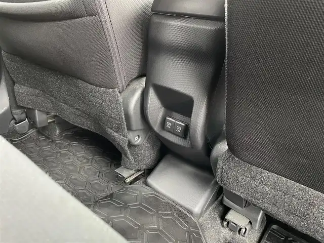 ダイハツ ロッキー G 佐賀県 2020(令2)年 6.2万km コンパーノレッド 9型SDナビ/・フルセグTV/Bluetooth/DVD/USB/SD/全周囲カメラ/USBポート/アダプティブクルーズコントロール/前席シートヒーター/前後ドライブレコーダー/ステアリングリモコン/プッシュスタート/スマートキー/コーナーセンサー/純正LEDヘッドライト/フロントフォグライト/純正17インチアルミ/社外フロアマット/ETC/スマートアシストIII/・衝突警報・機能（対車両・対歩行者［昼夜］）／衝突回避支援ブレーキ機能（対車両・対歩行者［昼夜］）/・ブレーキ制御付誤発進抑制機能/・車線逸脱警報機能／車線逸脱抑制制御機能/・ふらつき警報/・路側逸脱警報機能/・先行車発進お知らせ機能/・標識認識機能/・AHB（オートハイビーム）/・LKC（レーンキープコントロール）