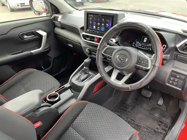 ダイハツ ロッキー G 佐賀県 2020(令2)年 6.2万km コンパーノレッド 9型SDナビ/・フルセグTV/Bluetooth/DVD/USB/SD/全周囲カメラ/USBポート/アダプティブクルーズコントロール/前席シートヒーター/前後ドライブレコーダー/ステアリングリモコン/プッシュスタート/スマートキー/コーナーセンサー/純正LEDヘッドライト/フロントフォグライト/純正17インチアルミ/社外フロアマット/ETC/スマートアシストIII/・衝突警報・機能（対車両・対歩行者［昼夜］）／衝突回避支援ブレーキ機能（対車両・対歩行者［昼夜］）/・ブレーキ制御付誤発進抑制機能/・車線逸脱警報機能／車線逸脱抑制制御機能/・ふらつき警報/・路側逸脱警報機能/・先行車発進お知らせ機能/・標識認識機能/・AHB（オートハイビーム）/・LKC（レーンキープコントロール）