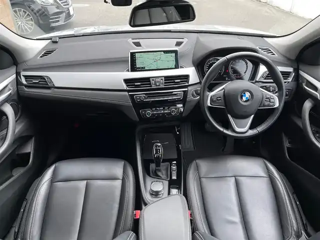 ＢＭＷ Ｘ２ xDrive20i 山梨県 2018(平30)年 0.8万km グレイシャーシルバー ワンオーナー/純正HDDナビ/　（CD/DVD/Bluetooth）/バックカメラ/インテリジェントセーフティ/前後PDC/黒革/シートヒーター/電動リアゲート/ETC/LEDヘッドライト/純正17インチAW