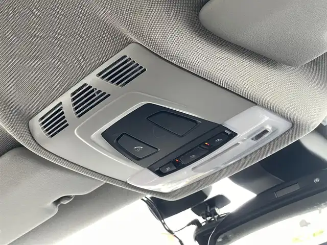 ＢＭＷ Ｘ２ xDrive20i 山梨県 2018(平30)年 0.8万km グレイシャーシルバー ワンオーナー/純正HDDナビ/　（CD/DVD/Bluetooth）/バックカメラ/インテリジェントセーフティ/前後PDC/黒革/シートヒーター/電動リアゲート/ETC/LEDヘッドライト/純正17インチAW