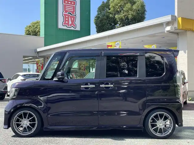 ホンダ Ｎ ＢＯＸ カスタム G L ホンダセンシング 熊本県 2018(平30)年 6.2万km プレミアムベルベットパープル・パール ホンダセンシング/プッシュスタート/純正ナビ/（CD・DVD・フルセグTV・BTオーディオ・SD）/バックカメラ/ビルトインETC/RAYS16インチAW/両側パワースライドドア/レーダークルーズ/LEDヘッドライト/オートライト/フォグライト/横滑り防止装置/ウィンカーミラー/純正フロアマット/ドアバイザー/新車保証書/取扱説明書/スマートスペアキー×1本