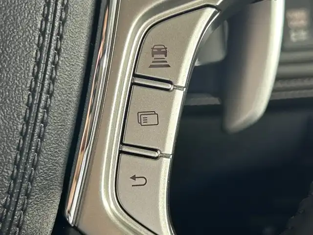 三菱 デリカＤ：５ シャモニー 神奈川県 2025(令7)年 0.1万km未満 白Ⅱ 4WD　/e-Assist/オリジナルナビ取付パッケージ＋リアモニター取付パッケージ/社外アルパインD:5専用11型ナビゲーション【EX11NX】/フルセグ　CD DVD　SD　AM FM USB　Bluetooth　AUX　HDMI　Applecarplay　Androidauto/マルチアラウンドモニター【自動防眩ミラー】/衝突被害軽減ブレーキ/車線逸脱警報システム/レーダークルーズコントロールシステム/オートマチックハイビーム/誤発進抑制機能【前進時】/後側方車両検知警報システム【BSW】/後退時車両検知警報システム/ワンタッチ開閉機能付き両側電動スライドドア/パワーバックドア/オートストップ＆ゴー【アイドリングストップ】/スエード合皮コンビシート/運転席パワーシート/前席シートヒーター/革巻きステアリング/ステアリングヒーター/パドルシフト/アルミペダル/リヤヒーター/ECO/プッシュスタート/スマートキー/純正18インチアルミホイール/LEDヘッドランプ/LEDフロントフォグランプ/オートライト/スペアキー