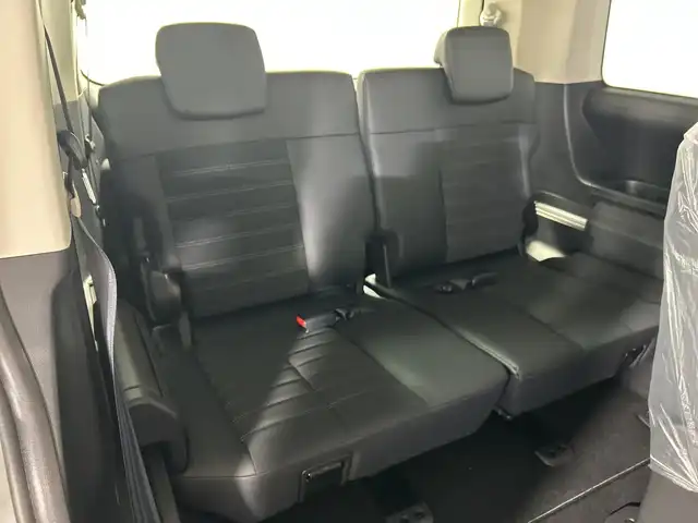 三菱 デリカＤ：５ シャモニー 神奈川県 2025(令7)年 0.1万km未満 白Ⅱ 4WD　/e-Assist/オリジナルナビ取付パッケージ＋リアモニター取付パッケージ/社外アルパインD:5専用11型ナビゲーション【EX11NX】/フルセグ　CD DVD　SD　AM FM USB　Bluetooth　AUX　HDMI　Applecarplay　Androidauto/マルチアラウンドモニター【自動防眩ミラー】/衝突被害軽減ブレーキ/車線逸脱警報システム/レーダークルーズコントロールシステム/オートマチックハイビーム/誤発進抑制機能【前進時】/後側方車両検知警報システム【BSW】/後退時車両検知警報システム/ワンタッチ開閉機能付き両側電動スライドドア/パワーバックドア/オートストップ＆ゴー【アイドリングストップ】/スエード合皮コンビシート/運転席パワーシート/前席シートヒーター/革巻きステアリング/ステアリングヒーター/パドルシフト/アルミペダル/リヤヒーター/ECO/プッシュスタート/スマートキー/純正18インチアルミホイール/LEDヘッドランプ/LEDフロントフォグランプ/オートライト/スペアキー